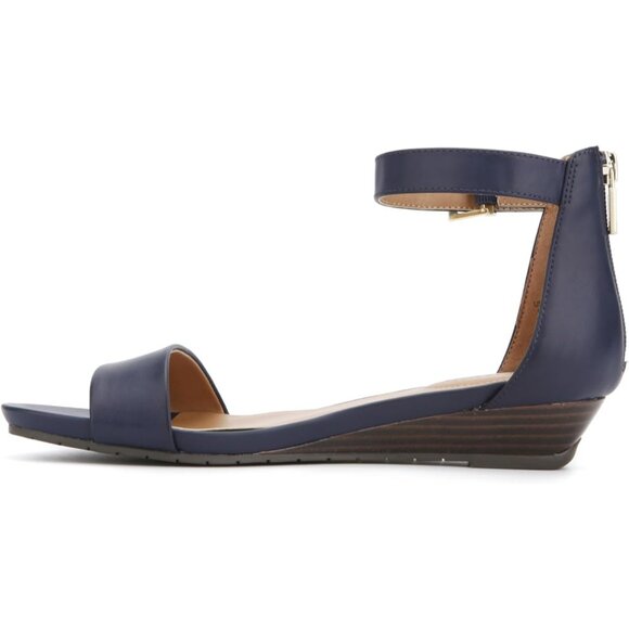 Kenneth Cole Reaction Women's Great Viber Sandals - Picture 4 of 5